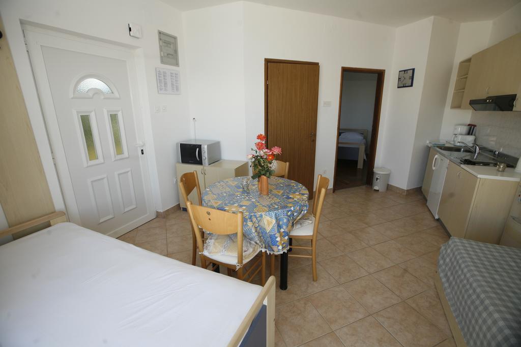 Apartments Roza Miskovici ภายนอก รูปภาพ
