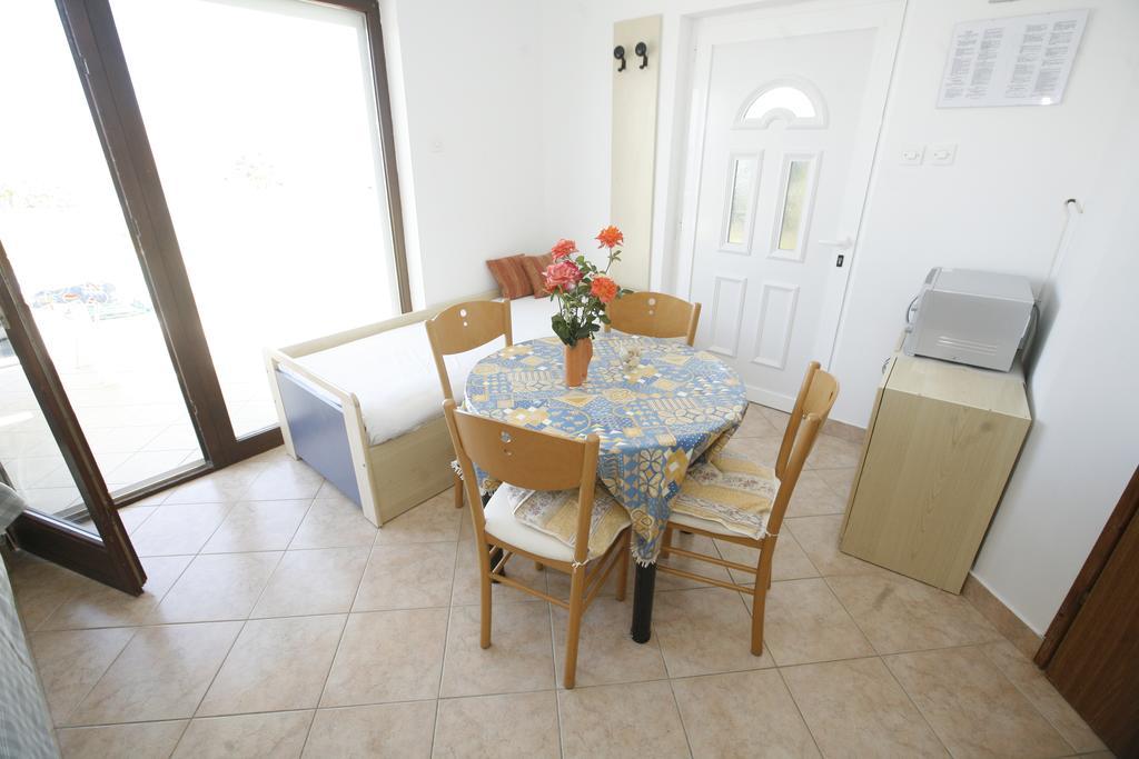 Apartments Roza Miskovici ภายนอก รูปภาพ