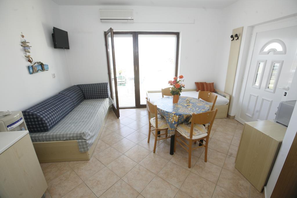 Apartments Roza Miskovici ภายนอก รูปภาพ